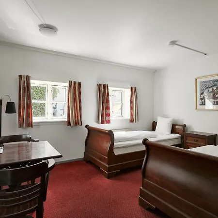 Aero Hotel 3*